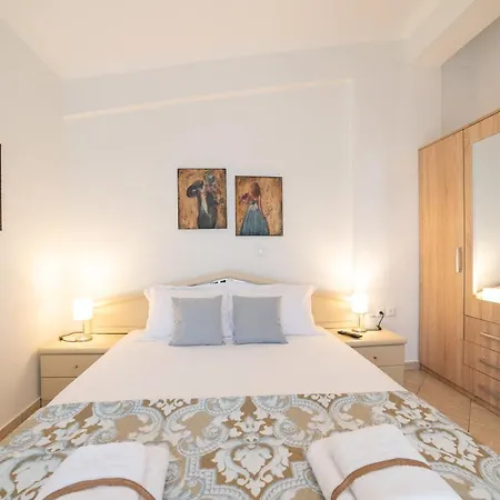 Ofrínion Porto Ofrynio Central Deluxe Golden Apartment מראה חיצוני תמונה